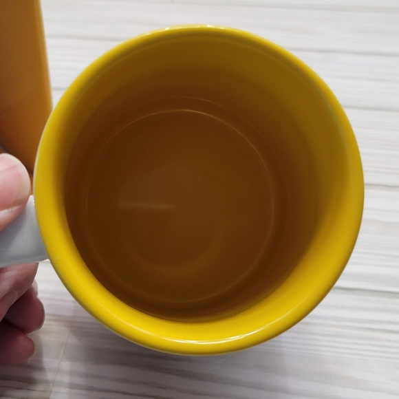 M & M's Mars 2019 Letter P Ceramic 12oz Coffee Mug New Yellow - Picture 4 of 12